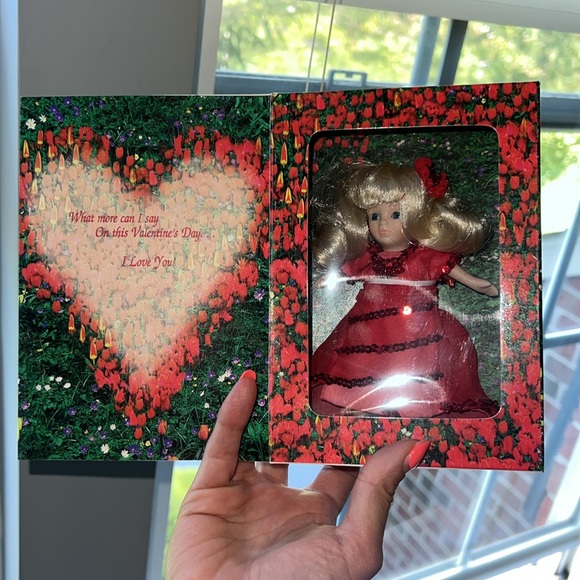 Marie Osmond Other - Marie Osmond Fine Porcelain “Valentine’s Day” Greeting Card Doll Limited Edition